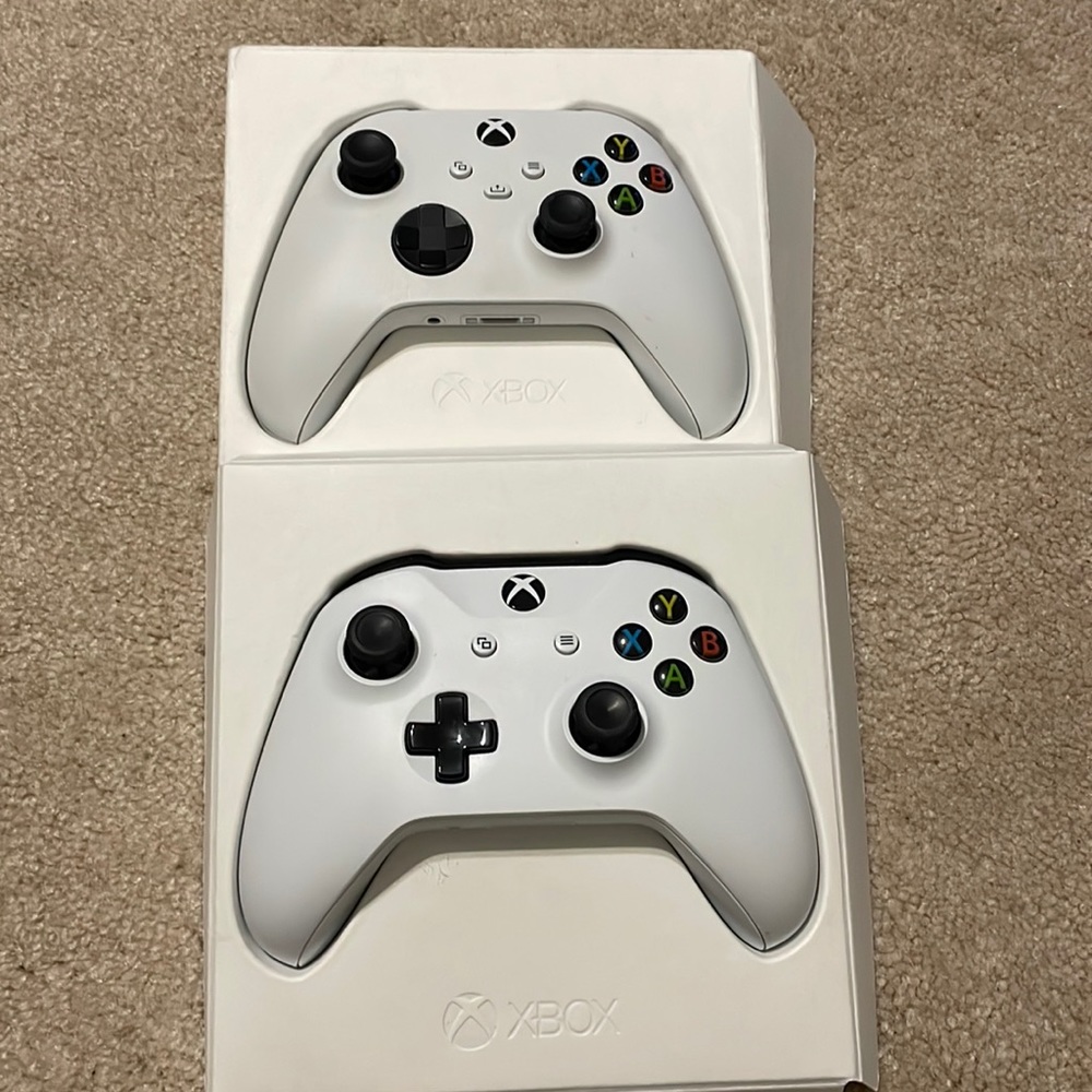 White Xbox controller series x and s